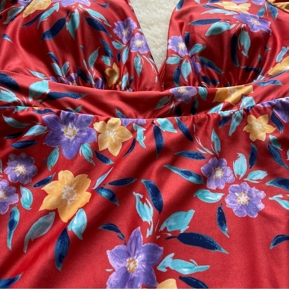 Modcloth Kelsie One Piece Swimsuit Red Floral NWT - Picture 3 of 10